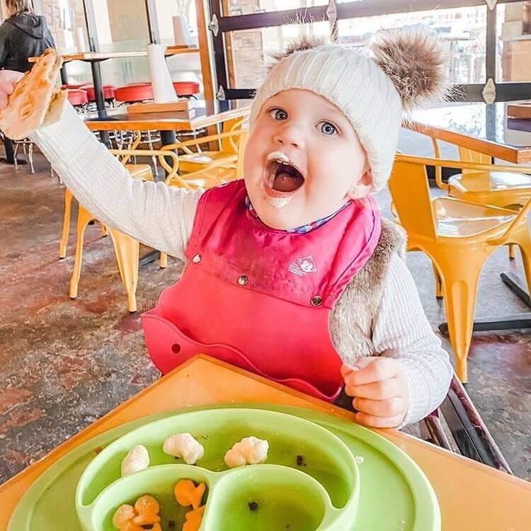 Things to Look for When Choosing the Best Baby Bib for Your Child