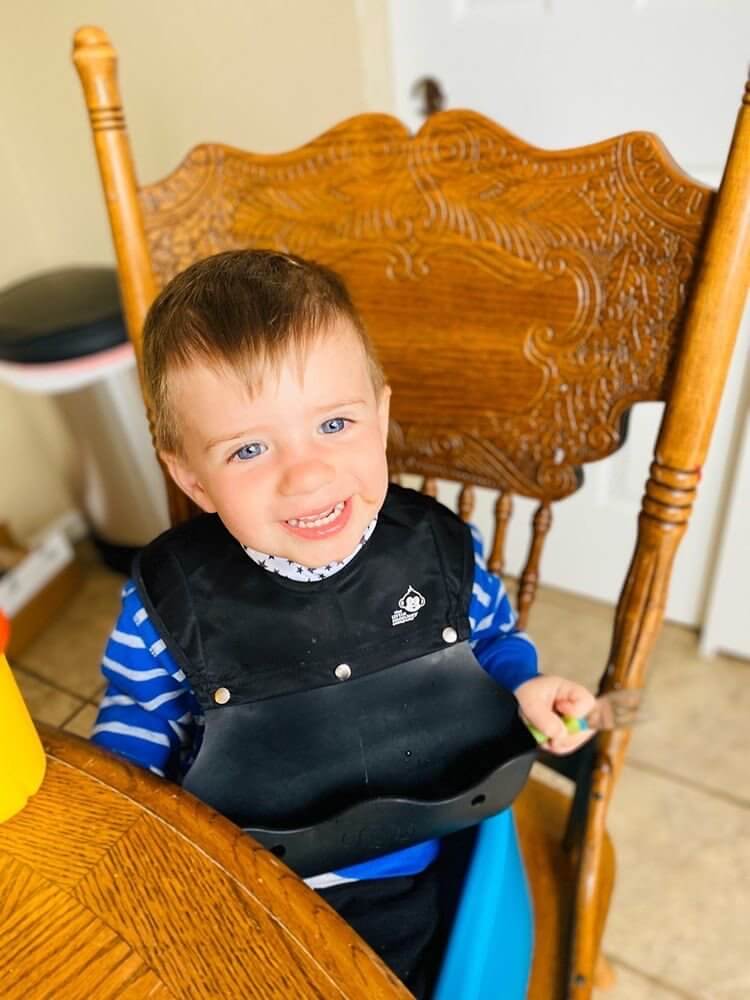 5 Reasons Why Your Child Needs a Baby Bib